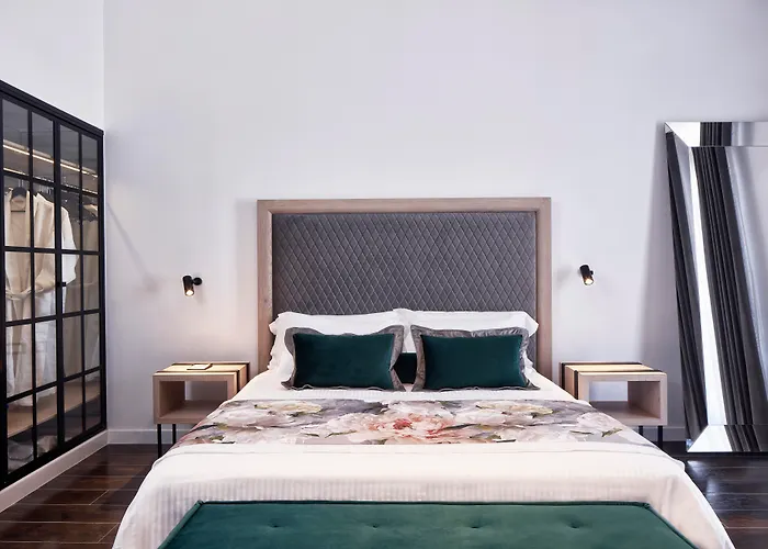 Hoteles de cinco estrellas en Fira (Santorini) 