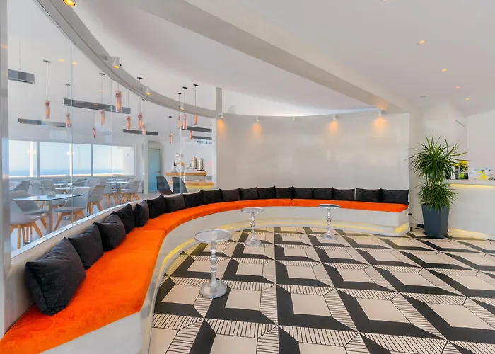 Blue Sky Hotel Fira 
