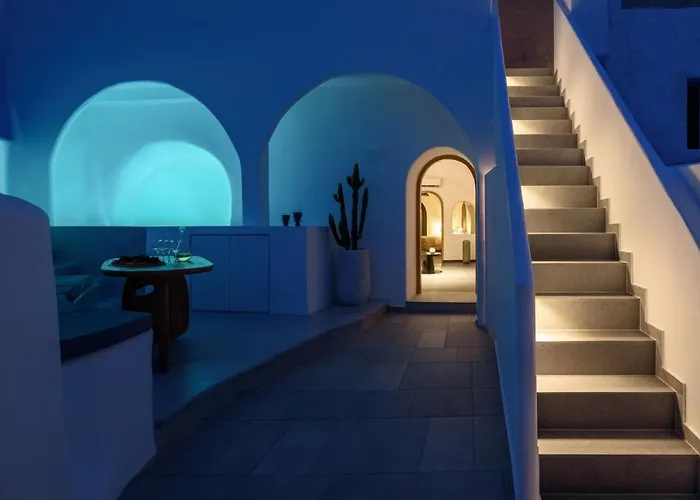 Lotus Cave Villa Fira 