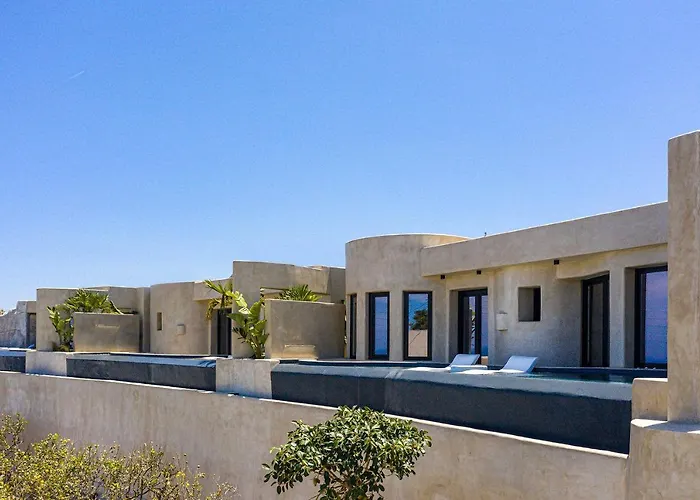 Senses Luxury Houses Fira 