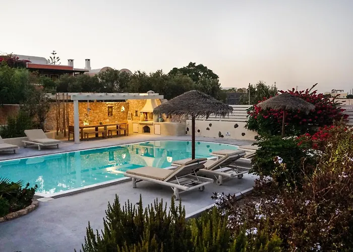 Theros Houses Santorini Kamári