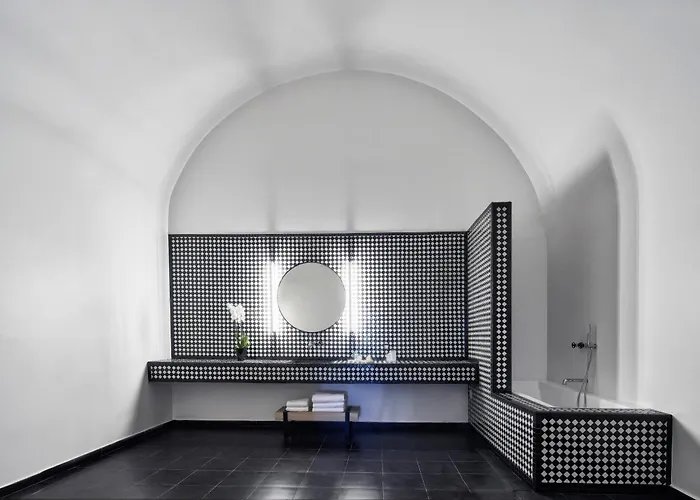 Fira (Santorini) Cheap Pet friendly Hotels