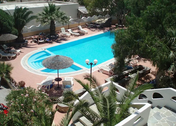 Zentrale Hotels in Perissa (Santorini)