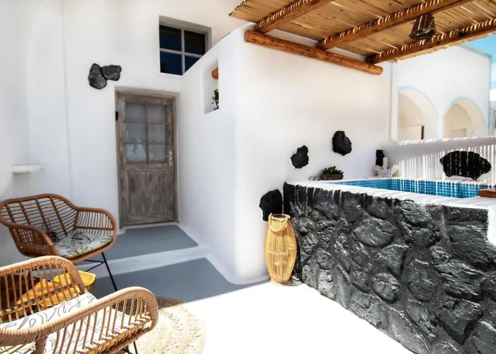 Asera Suites - Prive jacuzzi Kamári