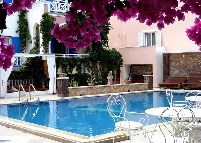 Summer Holiday By Atalos Suites Kamari (Santorini)