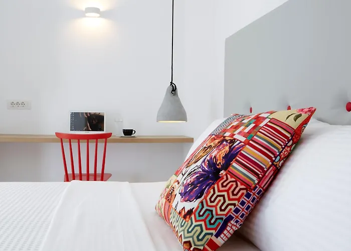 Aperanto Suites Oia  - 4 star Hotel