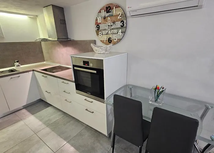 Alexandra'S Home Fira 