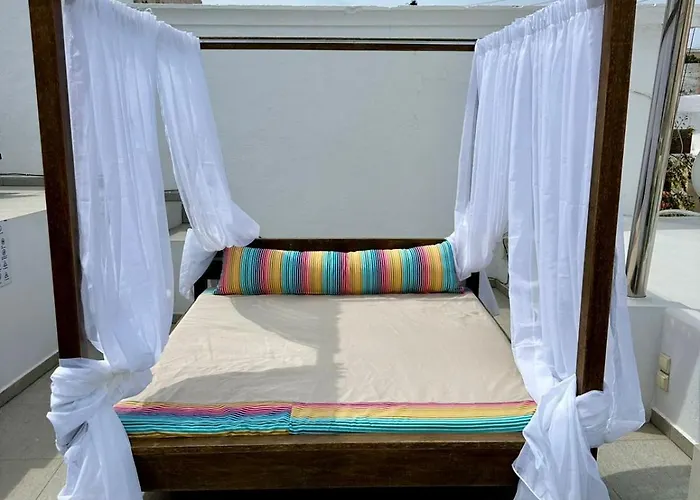 Mirinda Villa Fira 