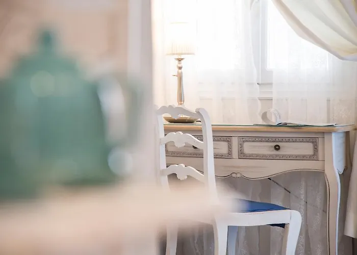 Iokasti Villa Fira 