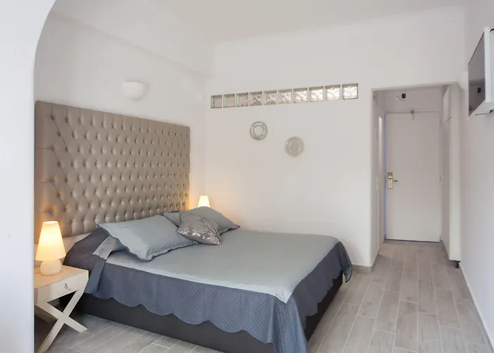 Daedalus Hotel Fira 