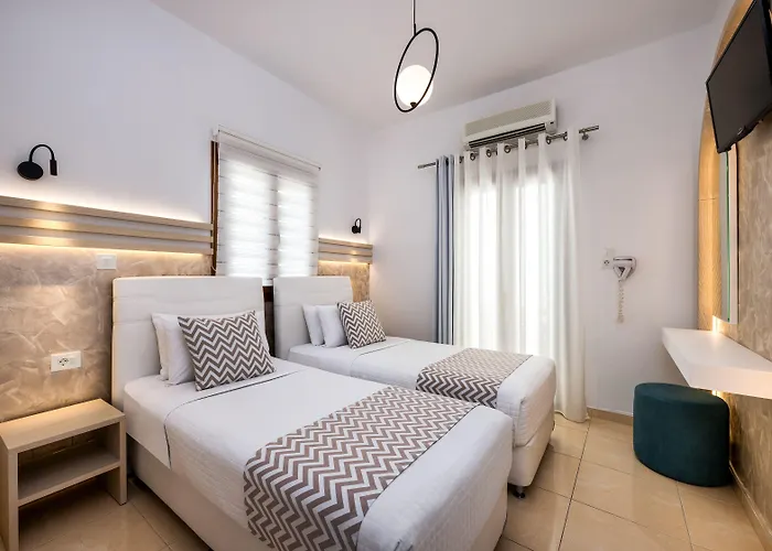 Petros Villa Fira 