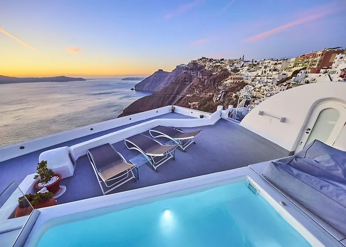 Trieris Villa & Suites Fira 