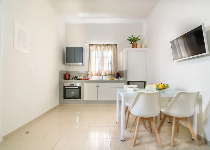 De_Naxia Suites Perissa 