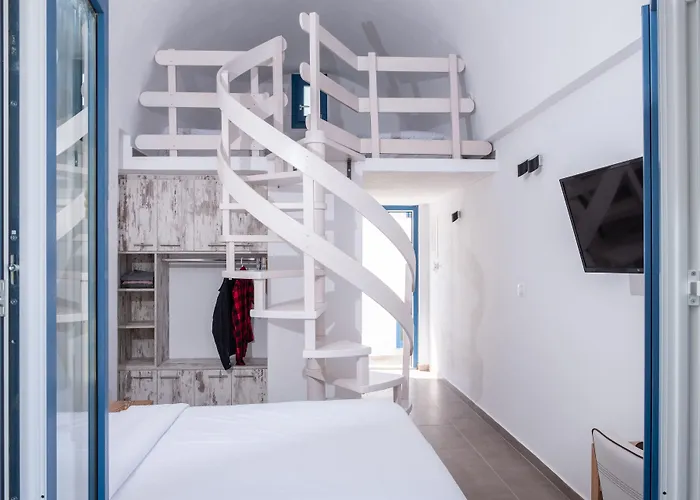 Tristhenia Aparthotel Perissa 
