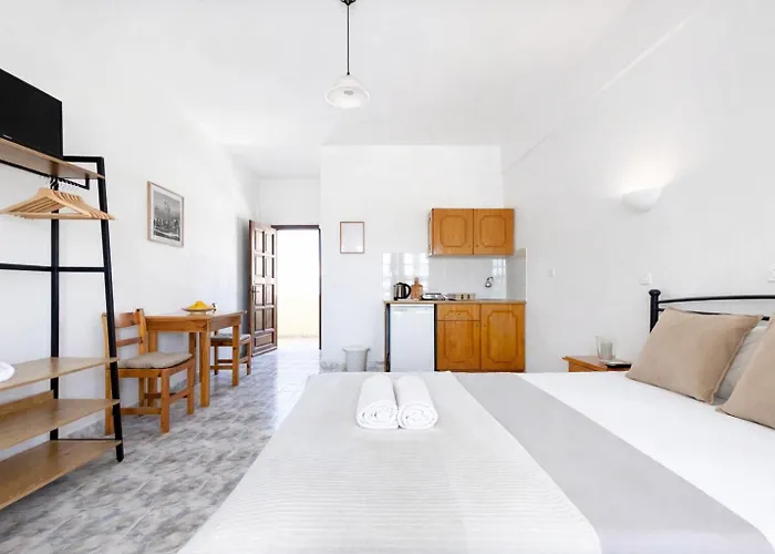 Almyra Villa Perissa 