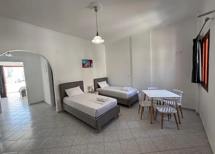 Tarelis Beach Apartments & Studios Kamári che accetta animali