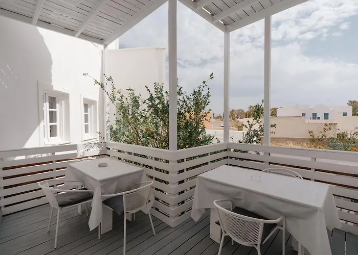 Alma Thera Boutique Hotel Perissa (Santorini)