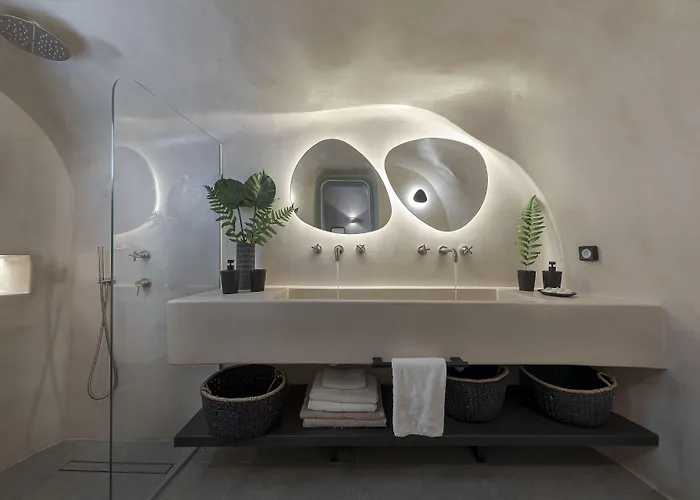 The Exotic Cave Suite Oia 