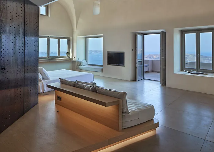 Villa Bordeaux Fira  a 5 stelle