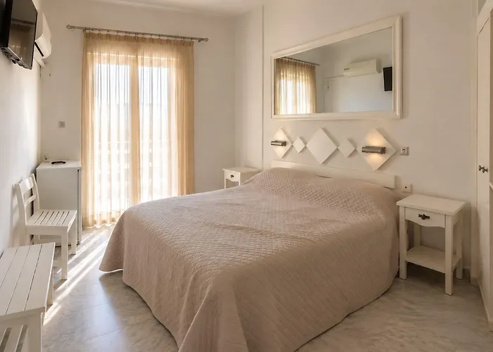 Familienhotels in Fira (Santorini)