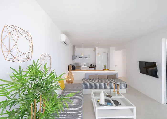 Infinite Blue Luxury Suites Fira 