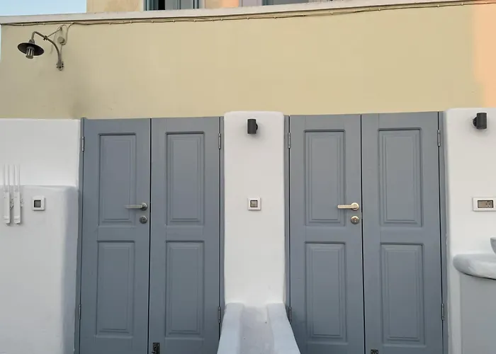 Santoniro Villa Fira 
