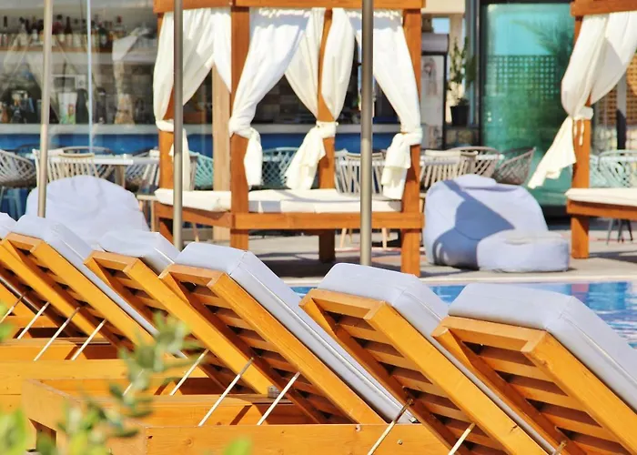 Ifestos Villa Fira 