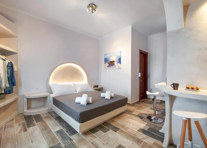 Nectarios Villa 2 Fira 