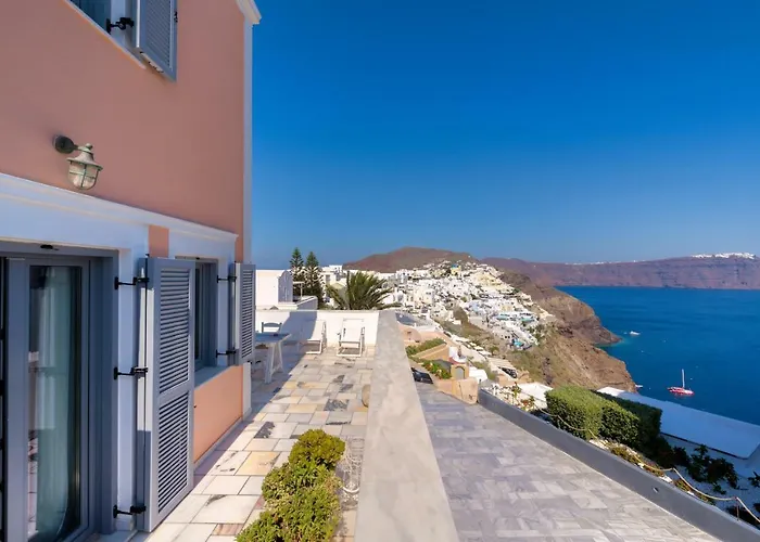 Oia Captain'S Villa
