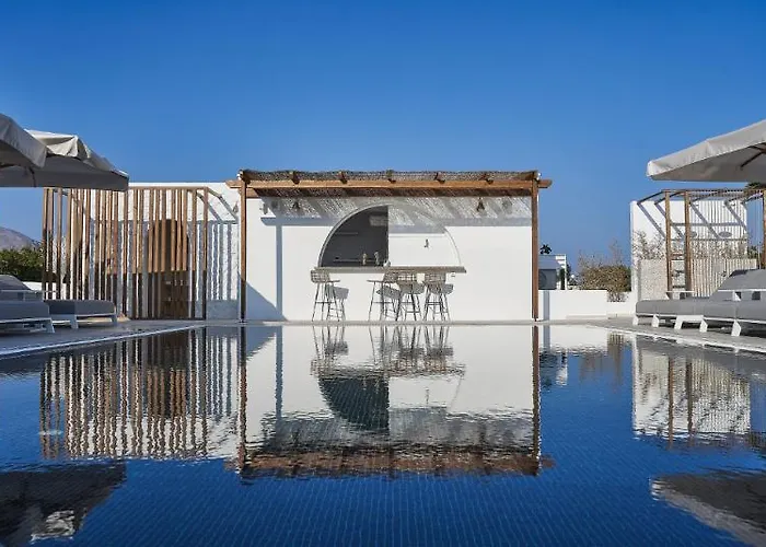 Petri Suites Perivolos 