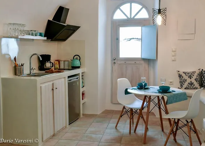 Santorinian Lava House Villa Pyrgos Kallistis